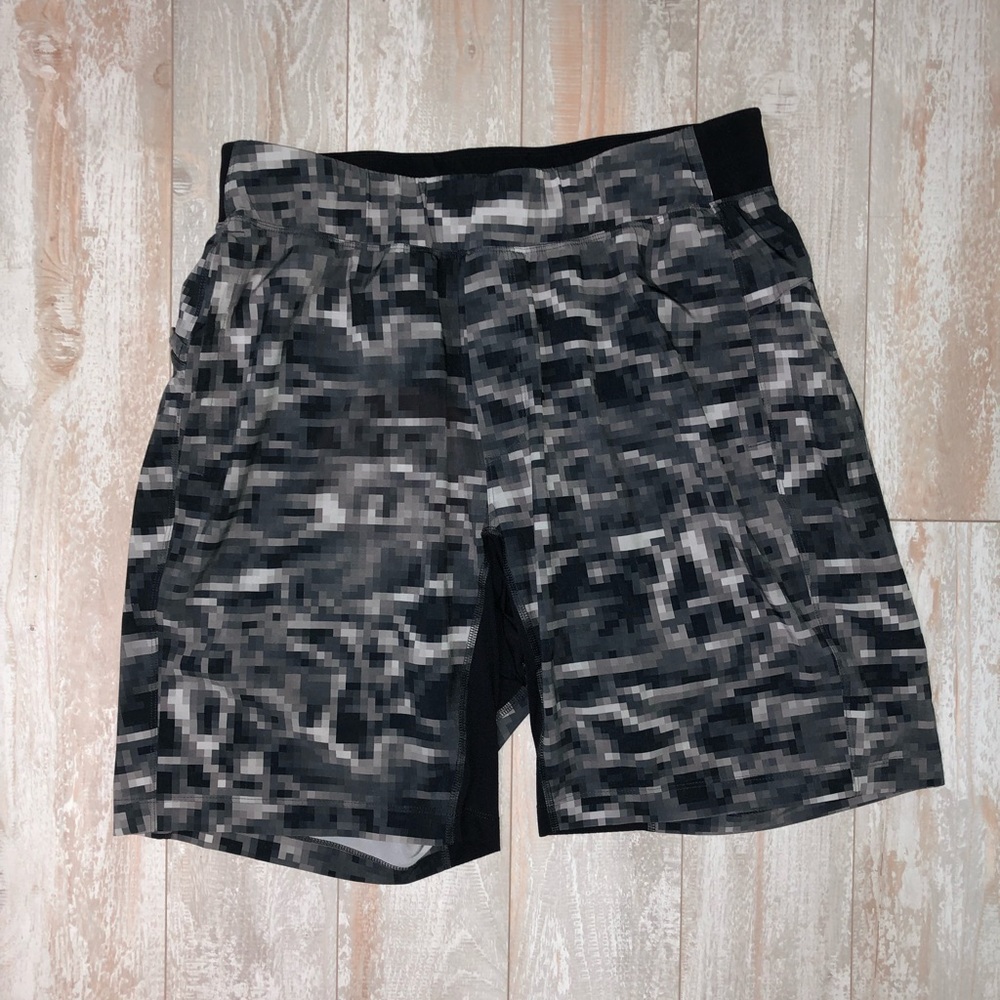 lululemon men’s digital camo print shorts